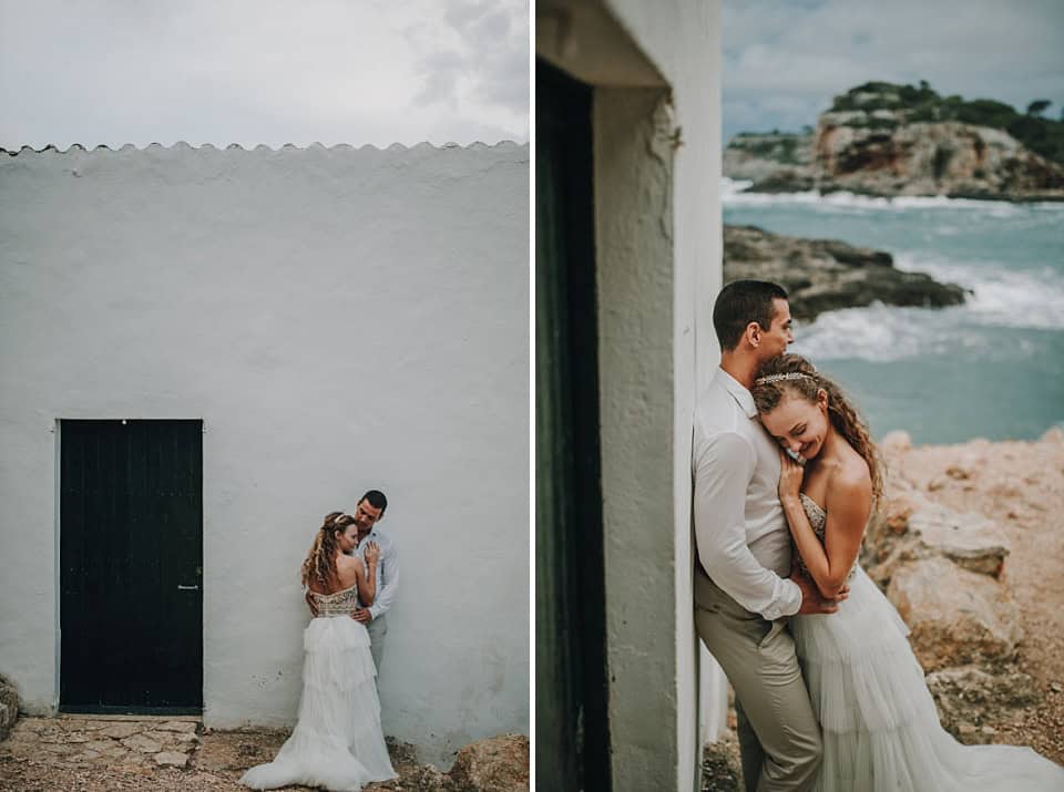 Bilder von einem Hochzeitsshooting am Meer in Portugal, Sonnenuntergang, verliebtes Brautpaar, romantische Stimmung, Hochzeitsfotograf Tirol Österreich.