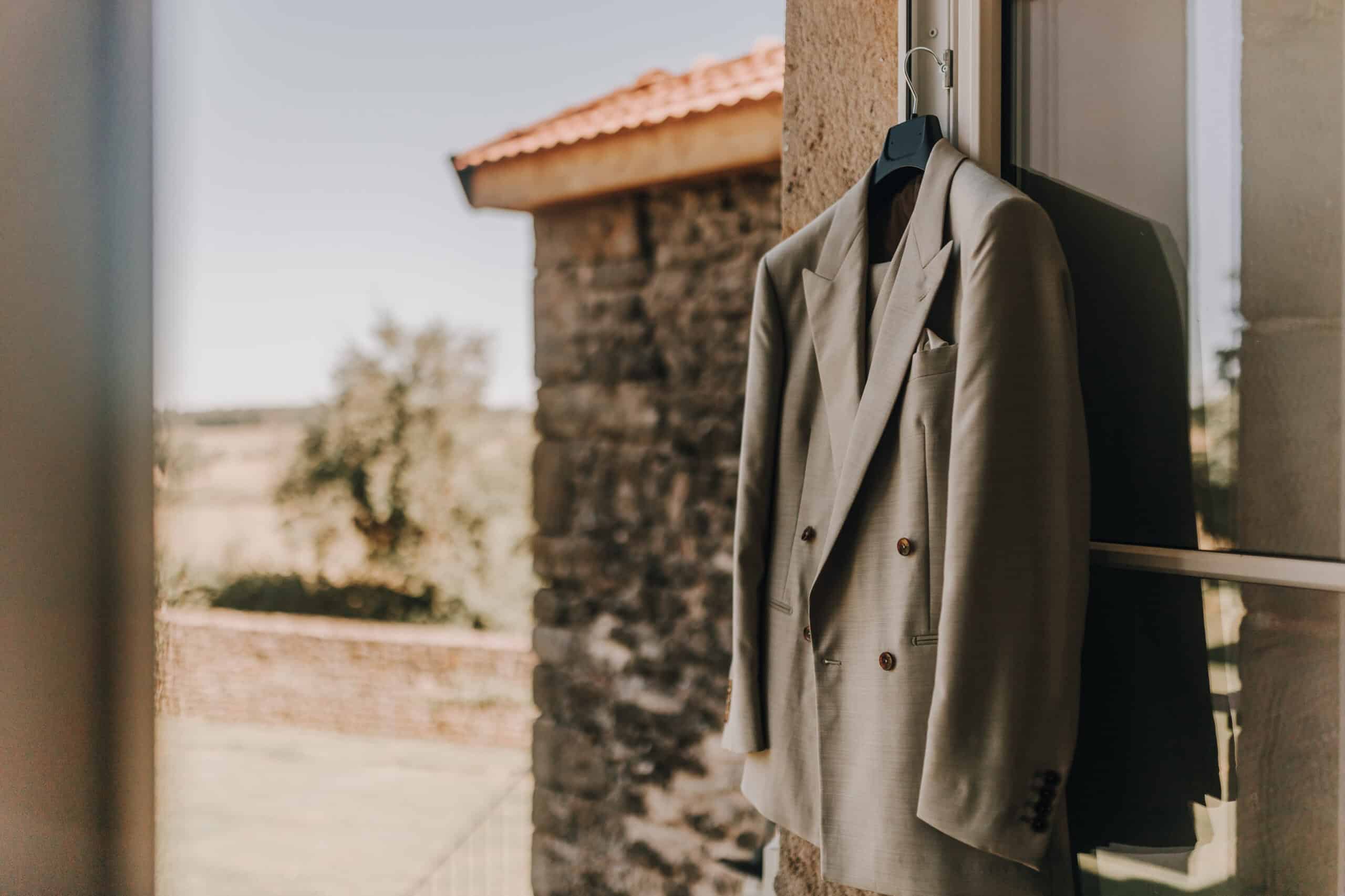 wedding photographer France, details, getting ready, groom